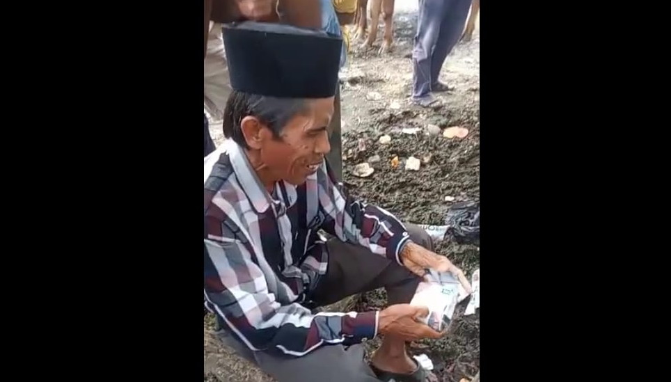 Viral Video Korban Penipuan Uang Palsu di Pasar Hewan Lumajang