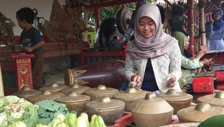 Wisatawan Bisa Belajar Alat Musik Tradisional di Loemadjang Djadoel