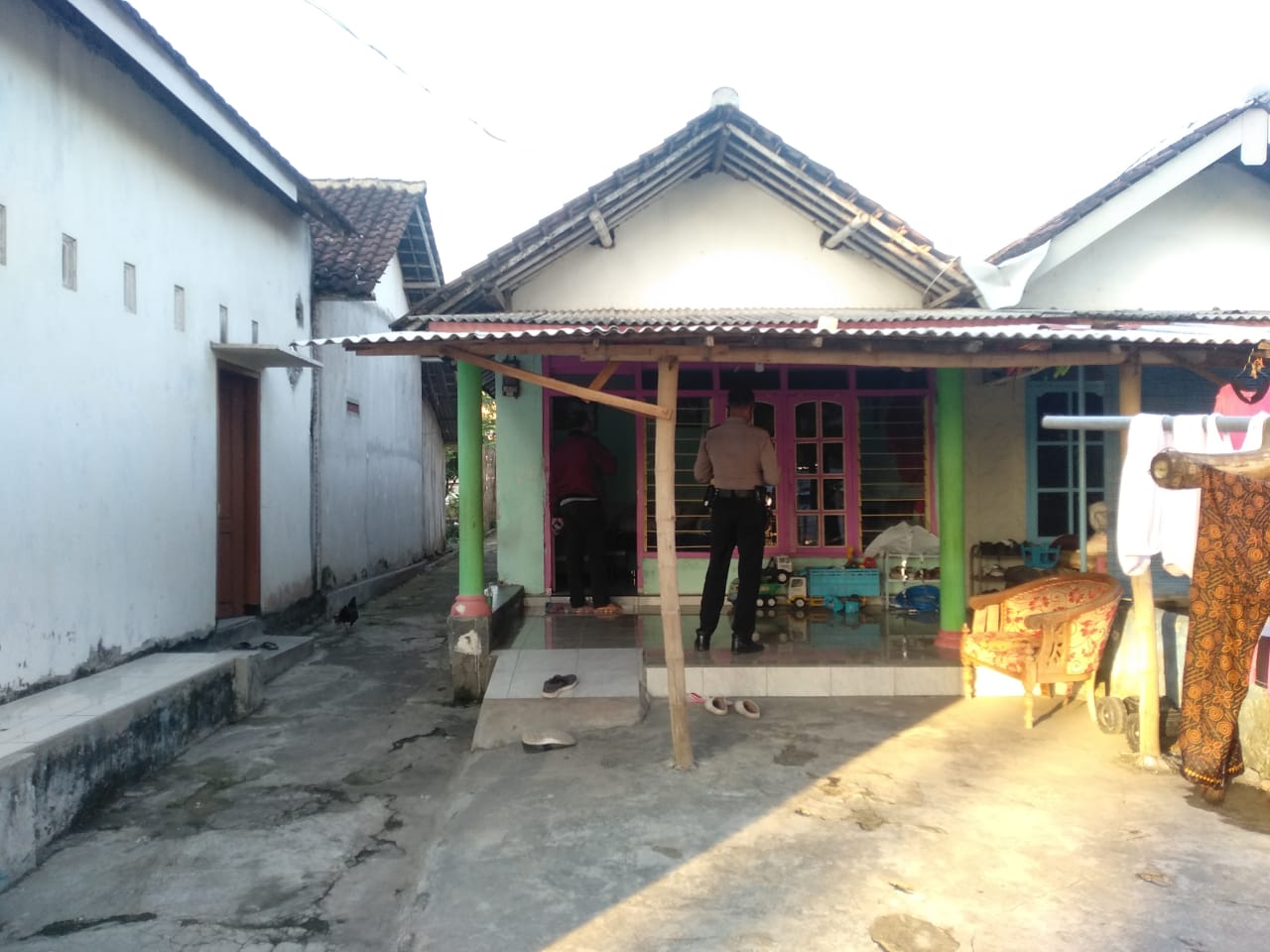 Rumah Warga Desa Labruk Kidul Lumajang Diteror Bondet