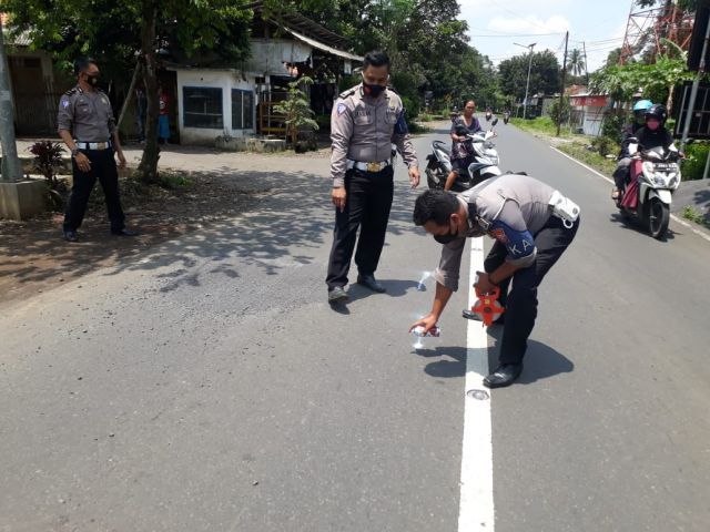 Ibu dan Anak Jadi Korban Tabrak Lari di Jalan Raya Kudus Lumajang