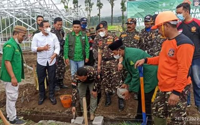 Ansor-Banser Lumajang Bangun 50 Unit Huntara Korban Erupsi Semeru