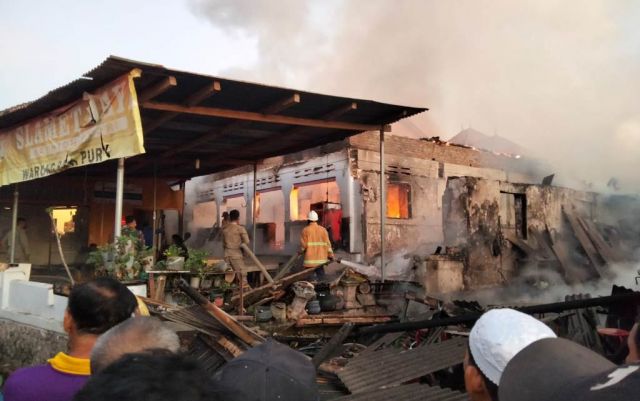 Api Tungku Pawon Menyala, Ruko di Pasirian Lumajang Ludes Terbakar