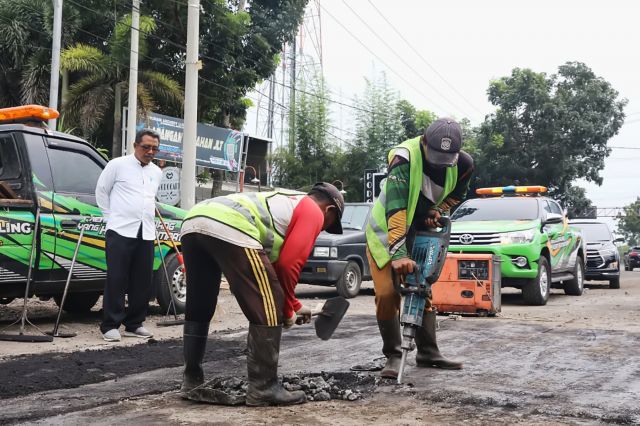 Anggaran 55 Miliar Akan Perbaiki Kerusakan Jalan JLT Lumajang