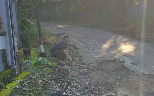 DPRD Lumajang Terus Suarakan Perbaikan Jalan Senduro-Pasrujambe
