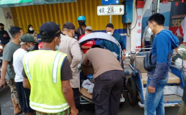 Dikira Tidur, Abang Becak Ternyata Meninggal di Jl. Sudirman Lumajang