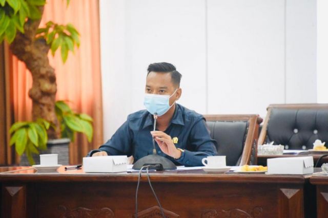 Deddy DPRD Lumajang : Jangan Batasi Masyarakat Untuk Bekerja