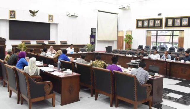 Komisi C DPRD Beri 6 Rekomendasi pada DPMPTSP Lumajang