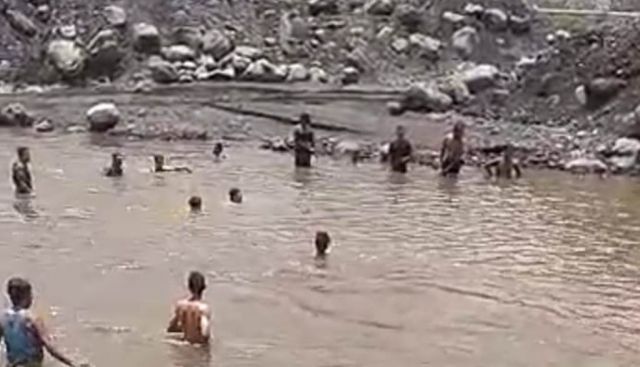 Kapolsek Tempeh Lumajang Ingatkan Ortu Larang Anaknya Mandi di Sungai