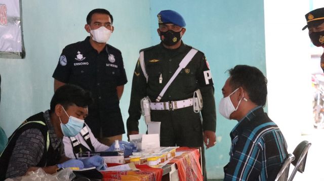 Polisi Lakukan Tes Urin di Terminal Minak Koncar Wonorejo, Sopir Takut